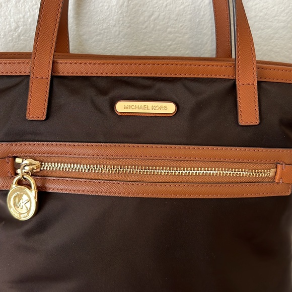 MICHAEL KORS • Nylon Leather Tote Bag Brown & Tan - Picture 4 of 9